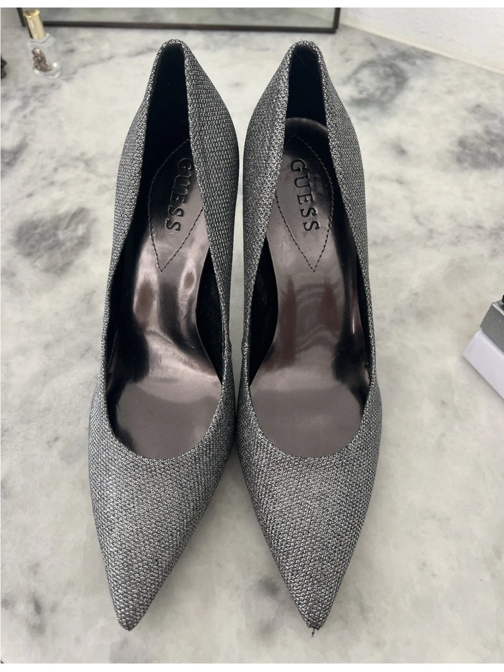 GUESS Women's Silver Pointed-Toe Pump 9.5